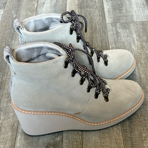 TOMS Womens Melrose Nubuck Ankle Wedge Booties - size 7.5 - Picture 2 of 15